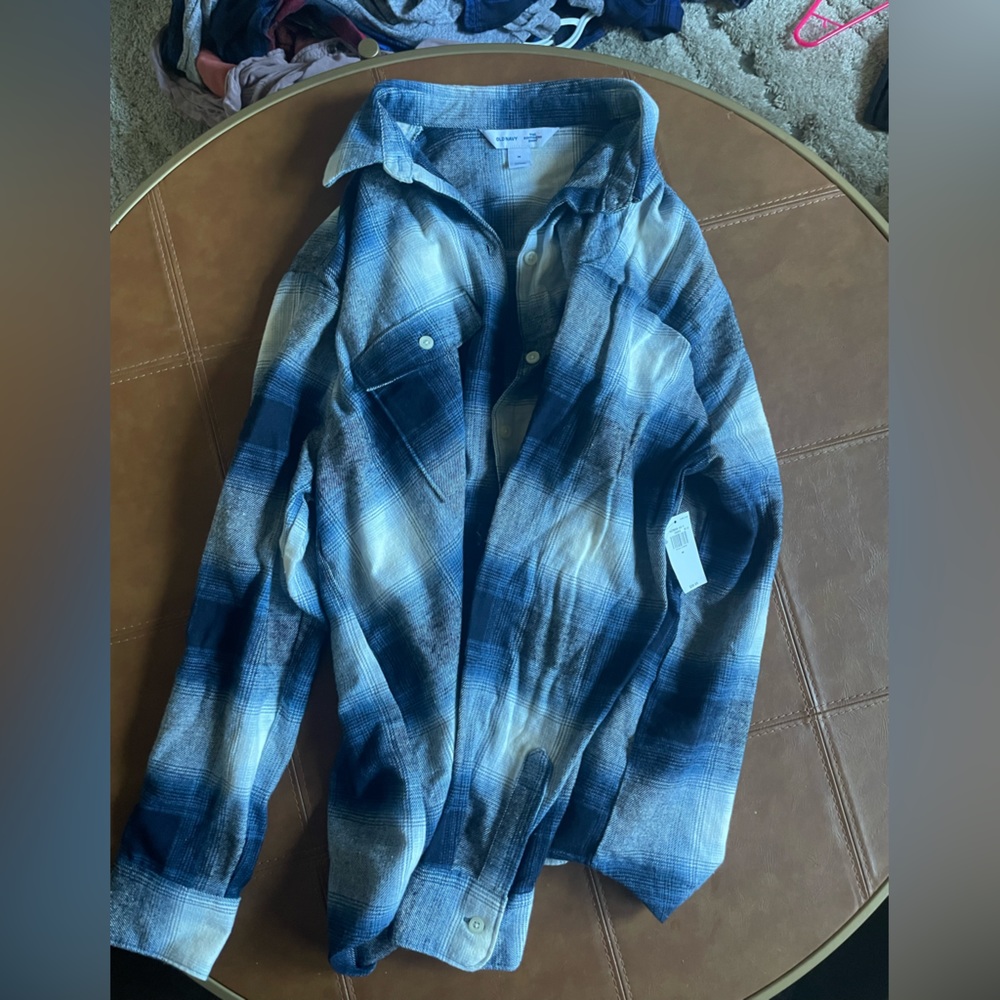 Old navy women’s flannel, size medium, NWT